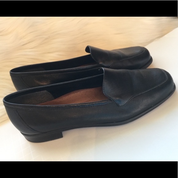 Naturalizer Shoes - Naturalizer Black Loafers !